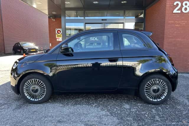 Fiat 500 (2022) thumbnail 4