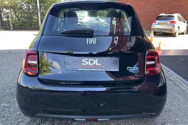 Fiat 500 (2022) thumbnail 6
