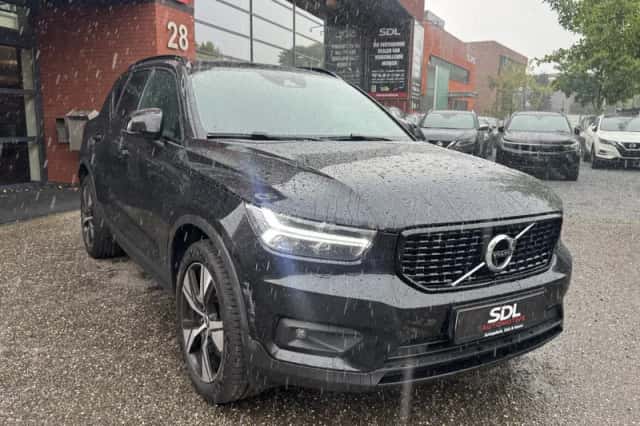 Volvo XC40 (2022) thumbnail 3