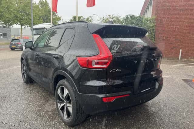 Volvo XC40 (2022) thumbnail 4