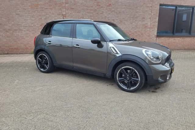 MINI Countryman (2012) thumbnail 1