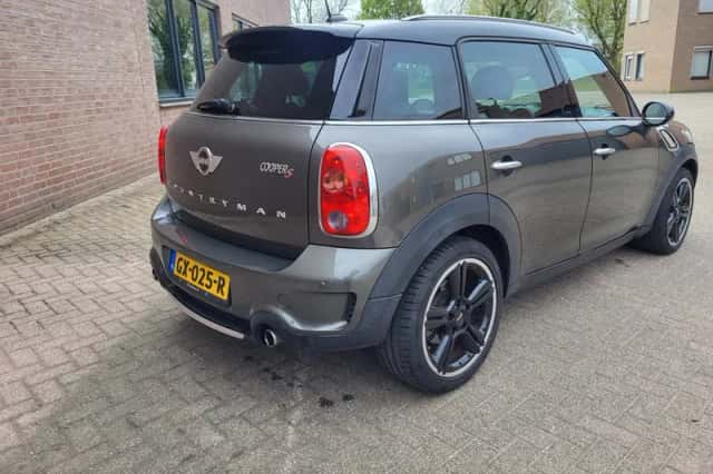 MINI Countryman (2012) thumbnail 2