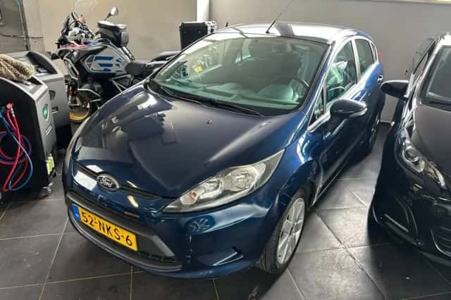Ford Fiesta (2010) thumbnail 1