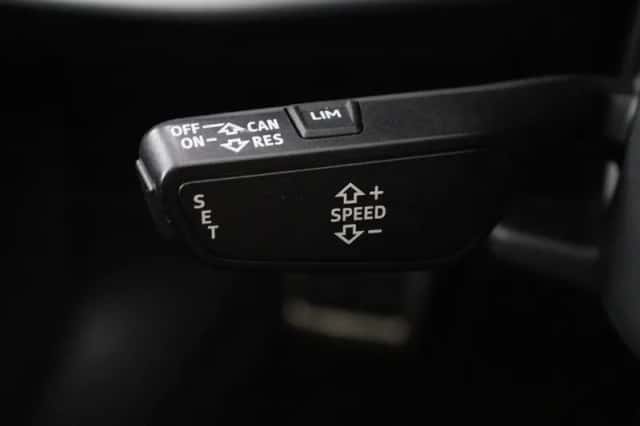 Audi A4 (2016) thumbnail 4