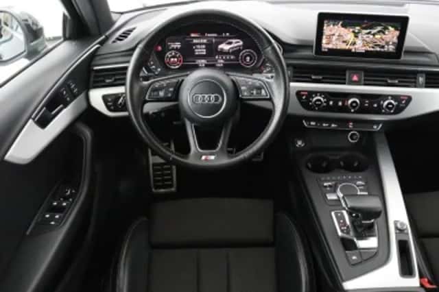 Audi A4 (2016) thumbnail 3
