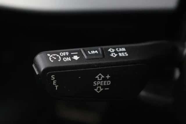 Audi A4 (2024) thumbnail 5