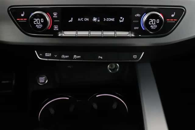 Audi A4 (2024) thumbnail 6