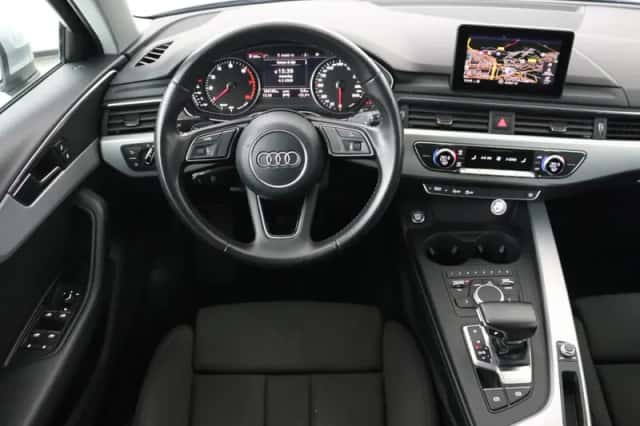 Audi A4 (2017) thumbnail 4