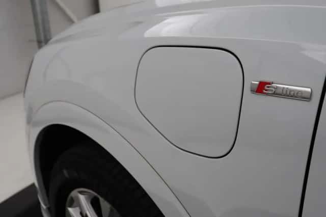Audi Q3 (2022) thumbnail 2