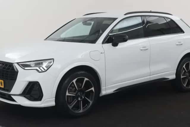 Audi Q3 (2023) thumbnail 1