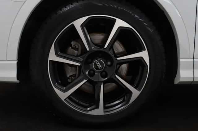 Audi Q3 (2023) thumbnail 4