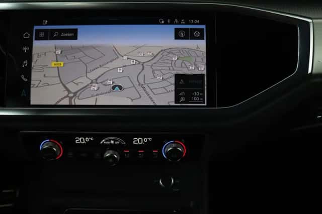 Audi Q3 (2023) thumbnail 1