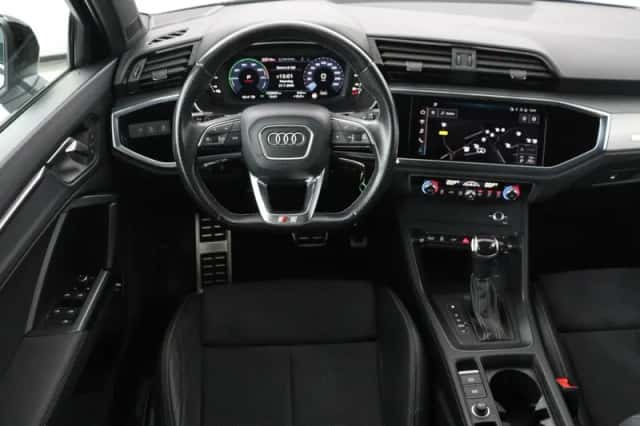 Audi Q3 (2023) thumbnail 5