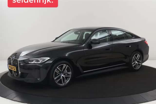 BMW i4 (2022) thumbnail 4