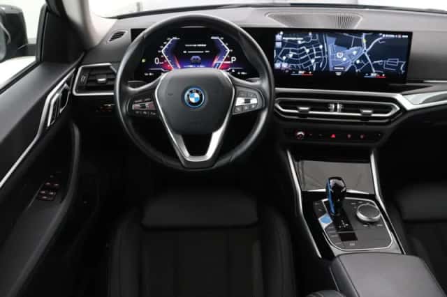 BMW i4 (2022) thumbnail 6