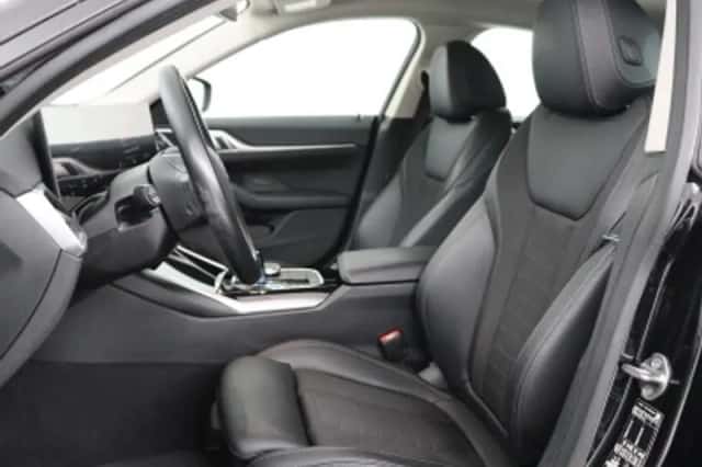 BMW i4 (2022) thumbnail 5