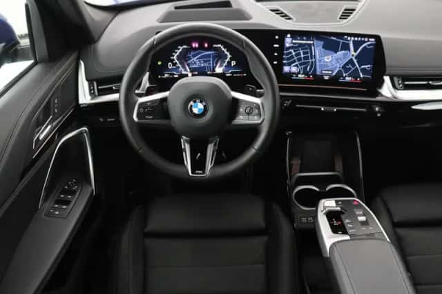 BMW X1 (2023) thumbnail 5
