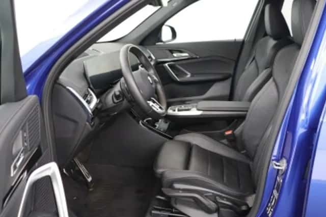 BMW X1 (2023) thumbnail 4