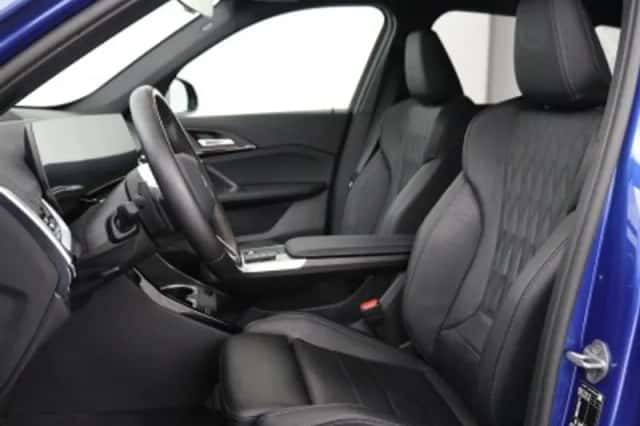 BMW X1 (2023) thumbnail 5