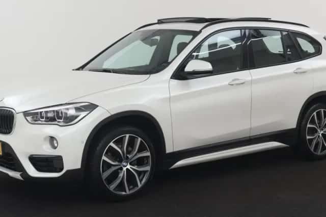 BMW X1 (2016) thumbnail 1