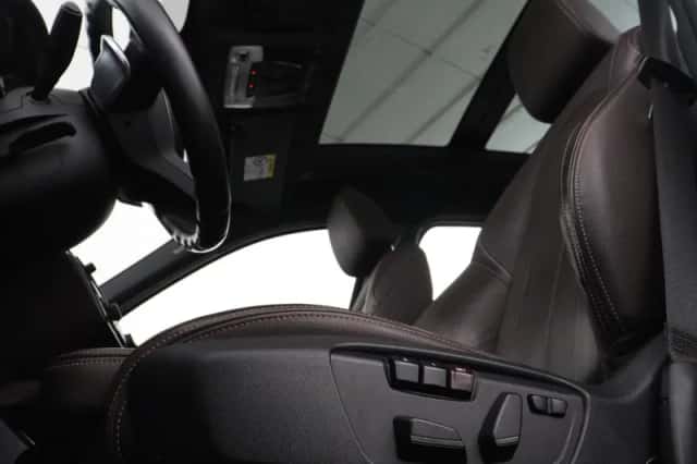 BMW X1 (2016) thumbnail 6