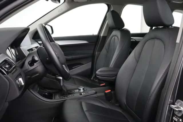 BMW X1 (2022) thumbnail 6