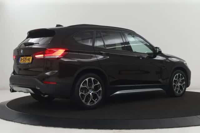 BMW X1 (2022) thumbnail 3