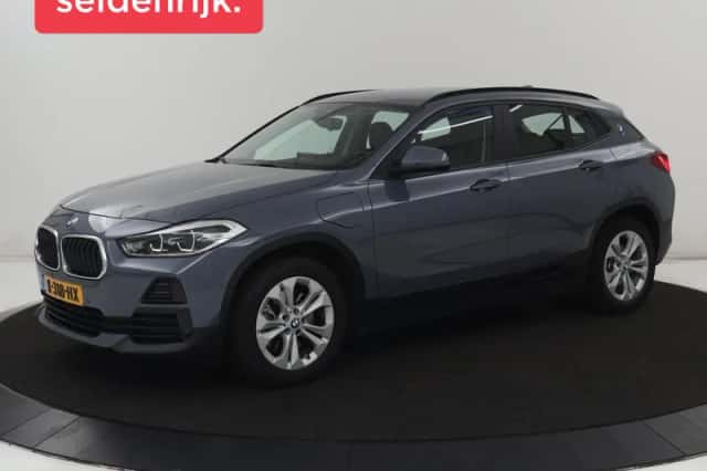 BMW X2 (2021) thumbnail 2
