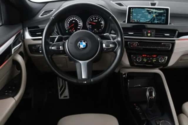BMW X2 (2018) thumbnail 3