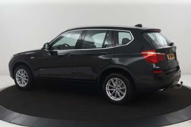 BMW X3 (2016) thumbnail 2