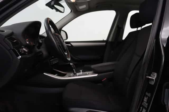 BMW X3 (2016) thumbnail 3