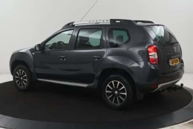 Dacia Duster (2015) thumbnail 2
