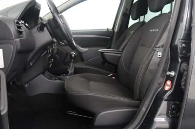 Dacia Duster (2015) thumbnail 4