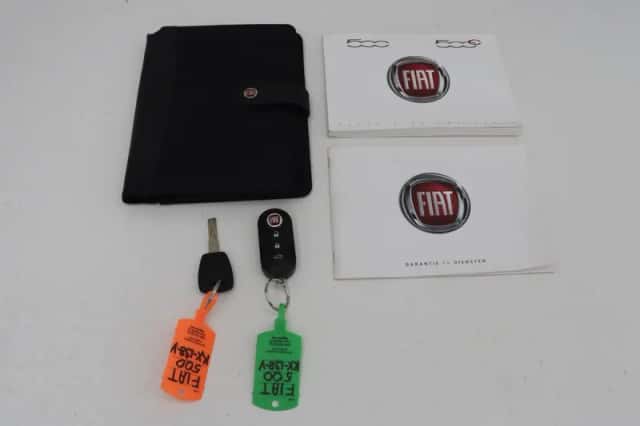 Fiat 500 (2016) thumbnail 2