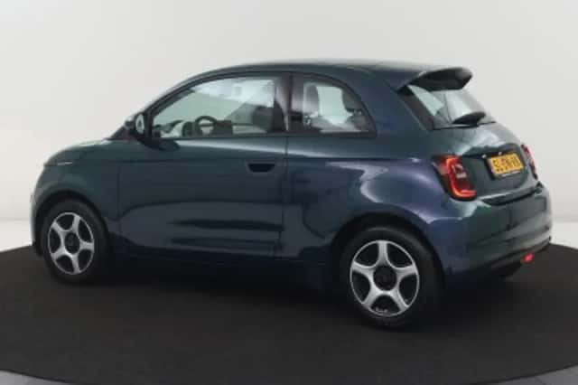 Fiat 500e (2022) thumbnail 2