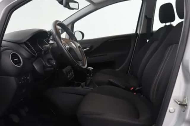 Fiat Punto (2014) thumbnail 3