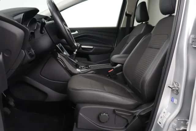 Ford Kuga (2017) thumbnail 5