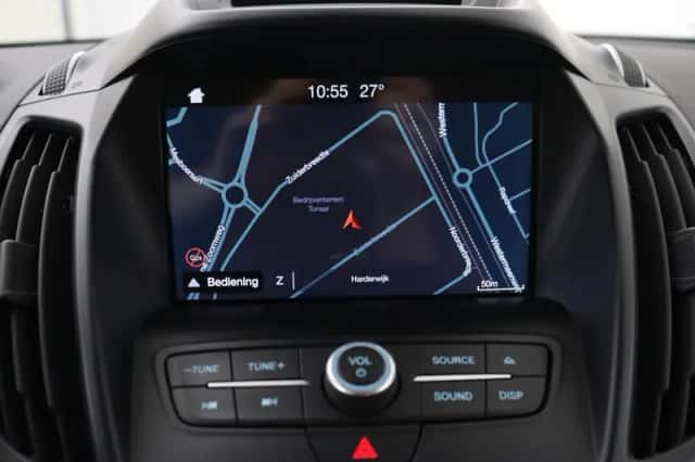 Ford Kuga (2017) thumbnail 2