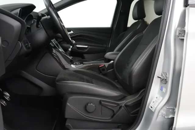 Ford Kuga (2017) thumbnail 5