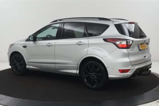 Ford Kuga (2017) thumbnail 2