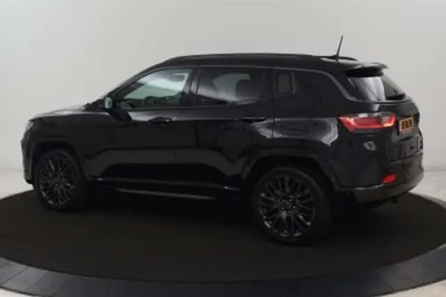 Jeep Compass (2022) thumbnail 2