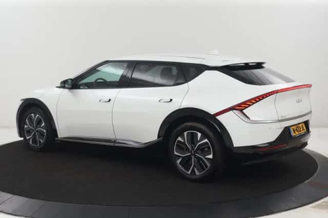 Kia EV6 (2021) thumbnail 3
