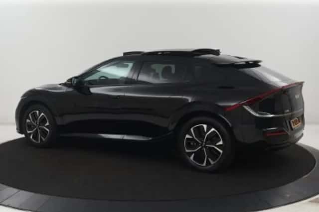 Kia EV6 (2022) thumbnail 2