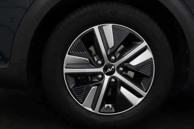 Kia Niro (2022) thumbnail 1