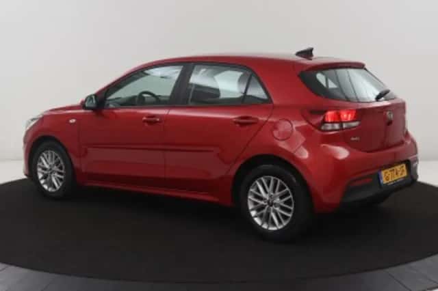Kia Rio (2019) thumbnail 2