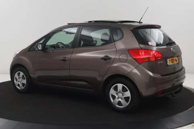 Kia Venga (2014) thumbnail 3