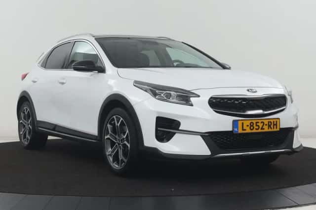 Kia XCeed (2021) thumbnail 2