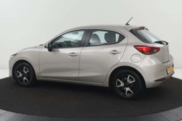 Mazda 2 (2023) thumbnail 2
