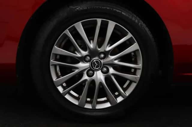 Mazda 2 (2021) thumbnail 2
