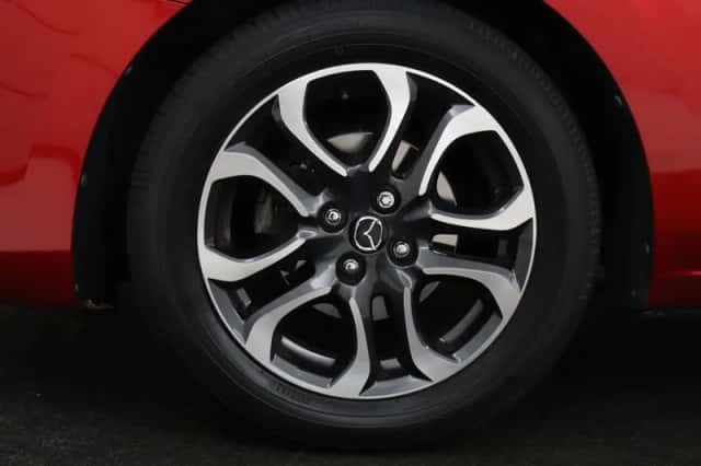 Mazda 2 (2018) thumbnail 2